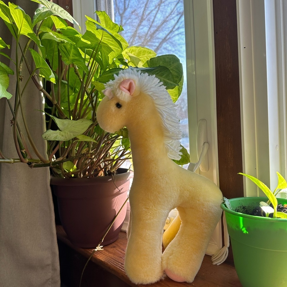Vintage Graphics Internationl Yellow Plush Giraffe Toy